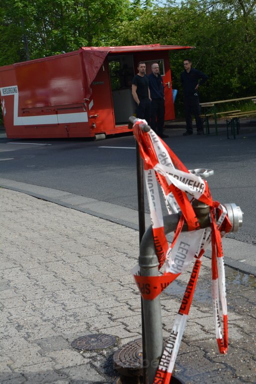 Grossfeuer Poco Lager Koeln Porz Gremberghoven Hansestr P499.JPG